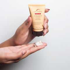 alps-goodness-sandalwood-face-scrub-30g-3